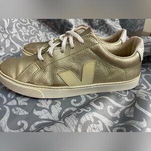 Veja Women's shoes